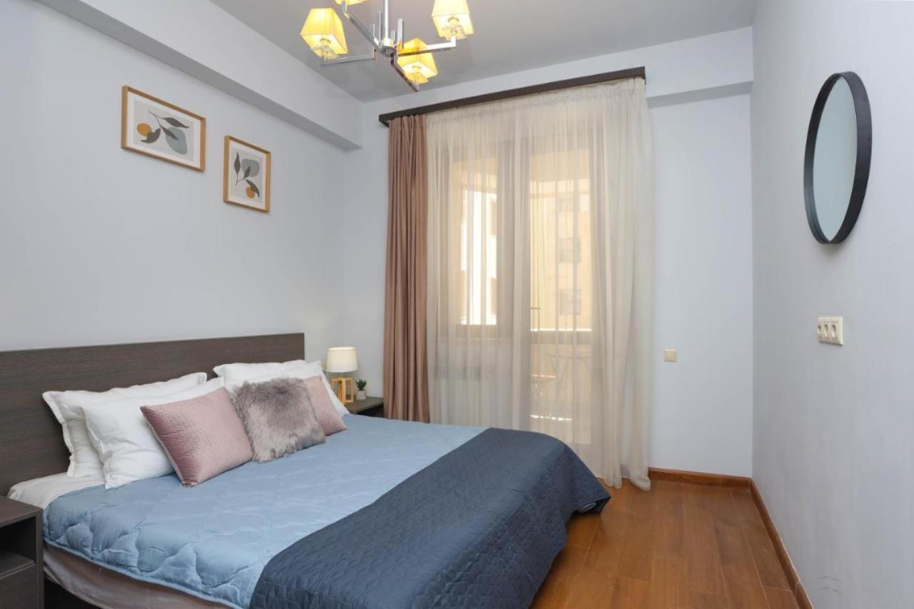 Apartment Near Republic Square Erivan Exterior foto