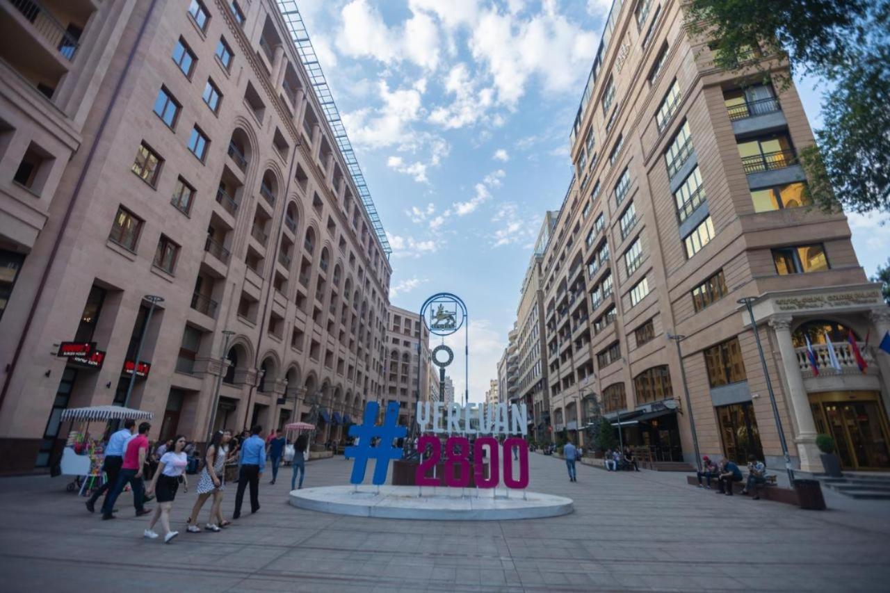 Apartment Near Republic Square Erivan Exterior foto